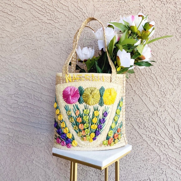 Vintage | Bags | Nassau Bahamas Floral Woven Tote Bag Vacation Beach ...